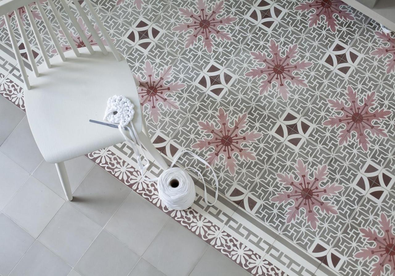 Mehrfarbiges Muster aus Kuba im Wohnzimmer Mehrfarbiges Muster aus Kuba im Wohnzimmer