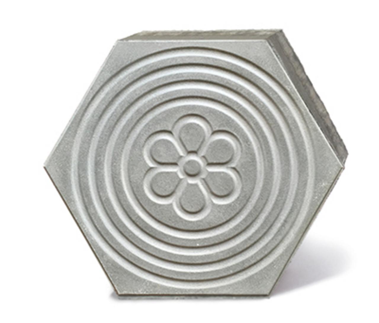 VIA Produkt AP01 Trottoirplatte Betonplatte Gartenplatte Sechseckplatte, Durchmesser 43 cm, Blumenmotiv 