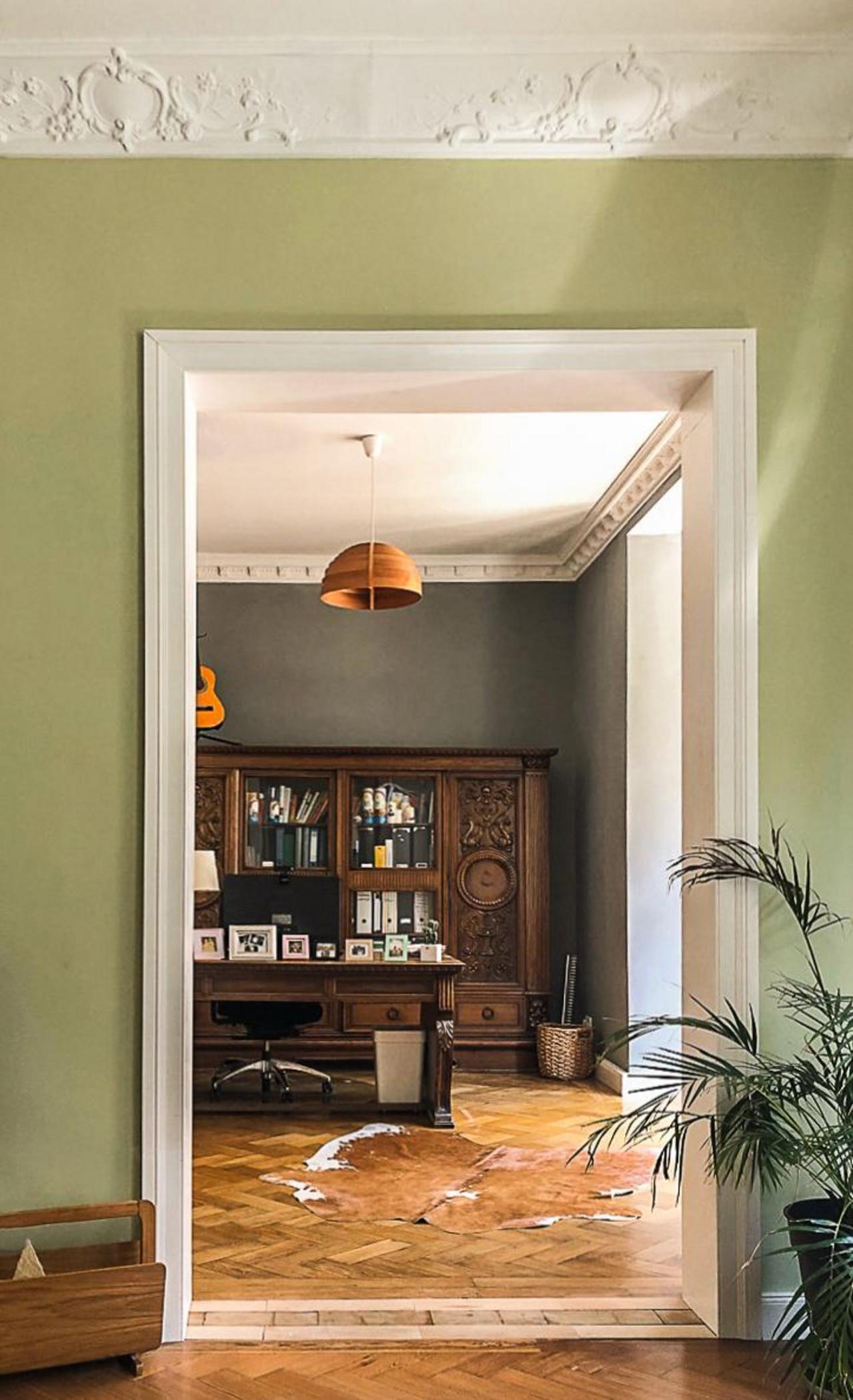 VIA Kreidefarbe 109 Mondlicht an Wand als Musterbeispiel 