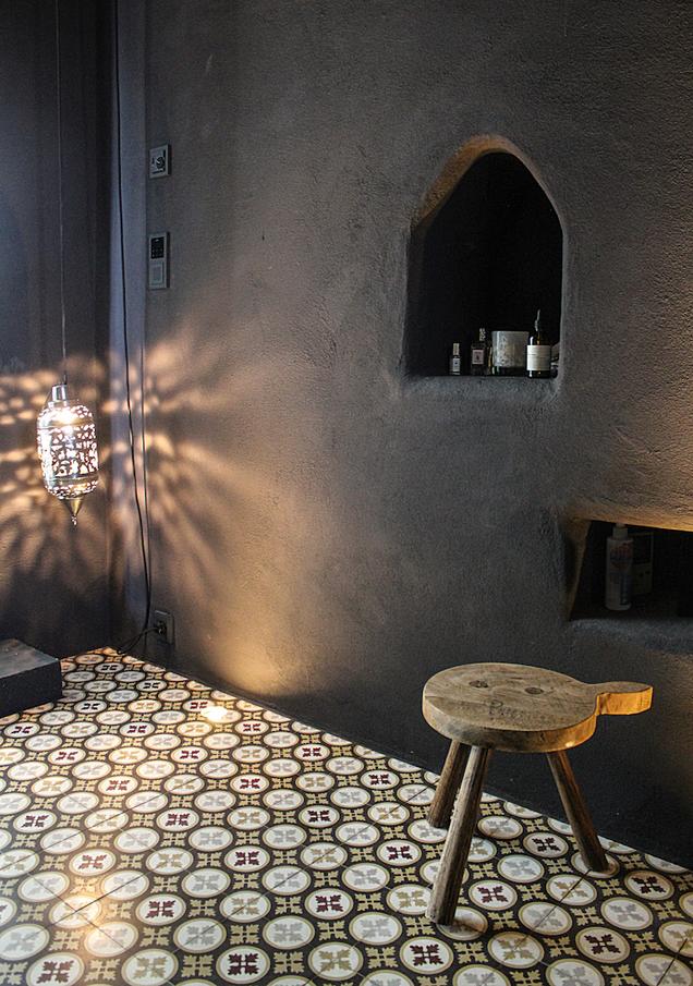 VIA Kreidefarbe Basalt im Badezimmer  