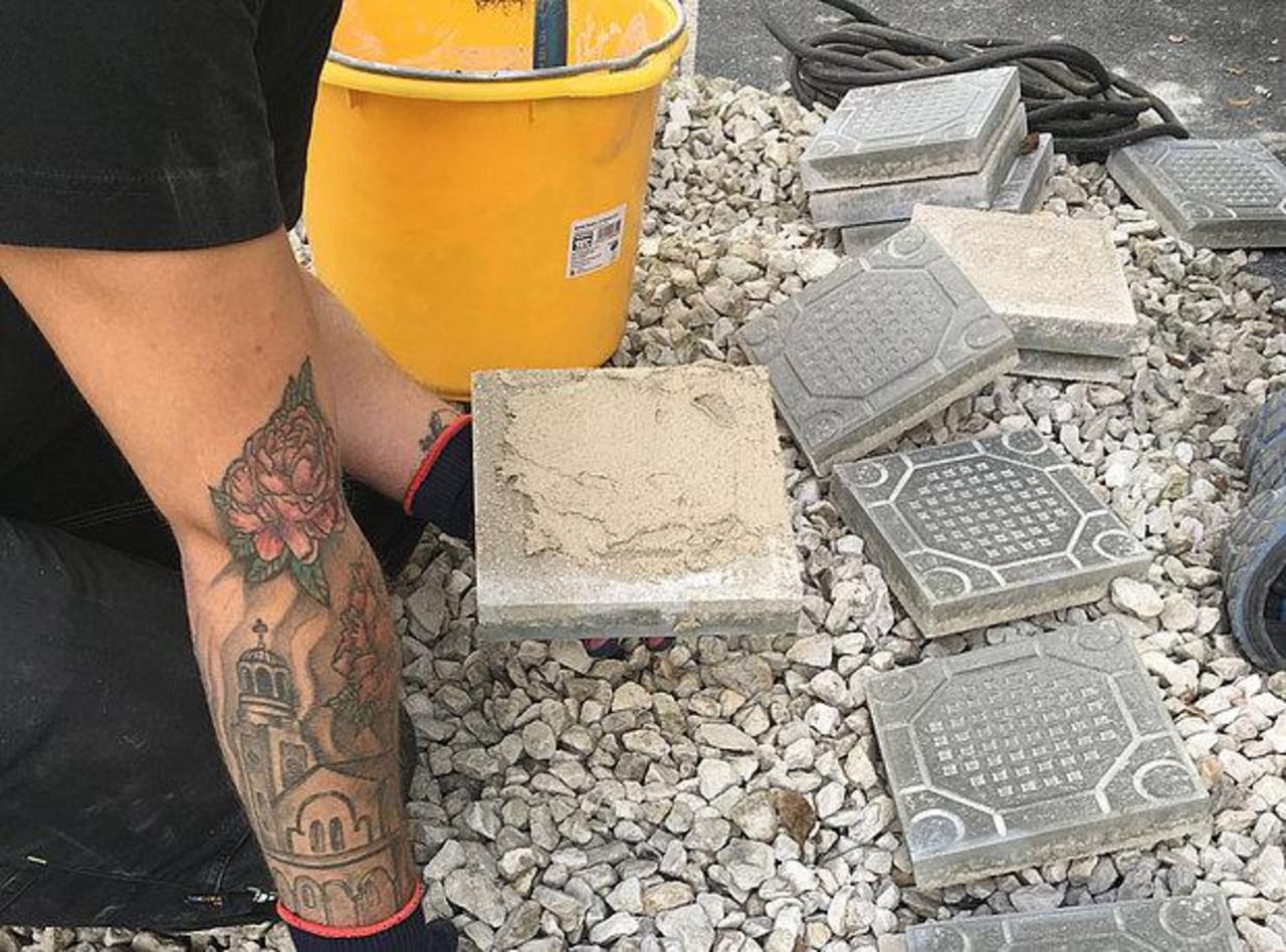 Laying tiles outdoors with VIA patterns 