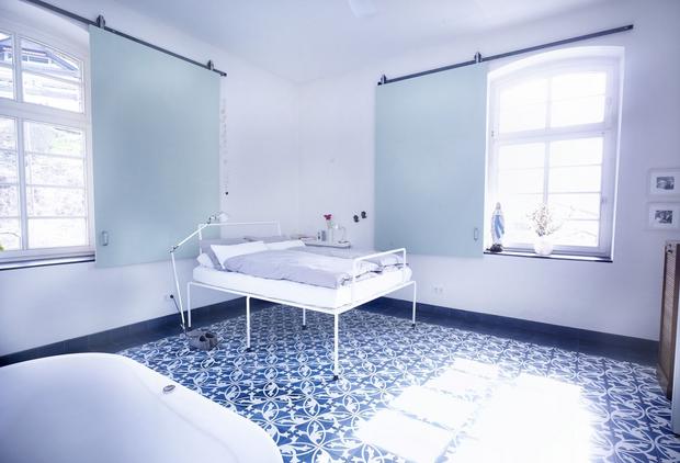 Zementfliesen blau Schlafzimmer 