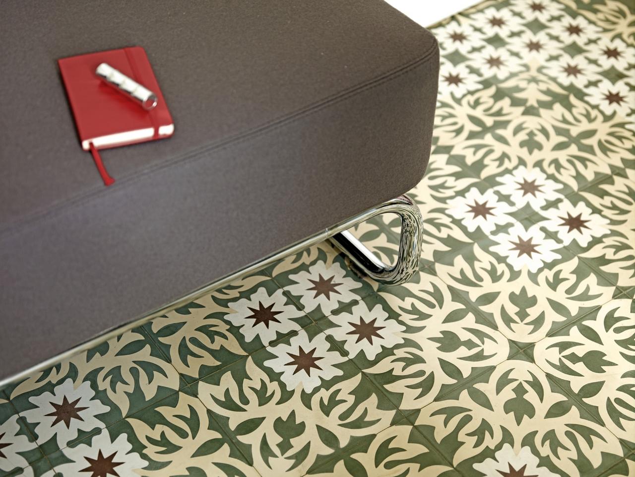 Dreifarbiges VIA Muster im Wohnzimmer Dreifarbiges VIA Muster im Wohnzimmer