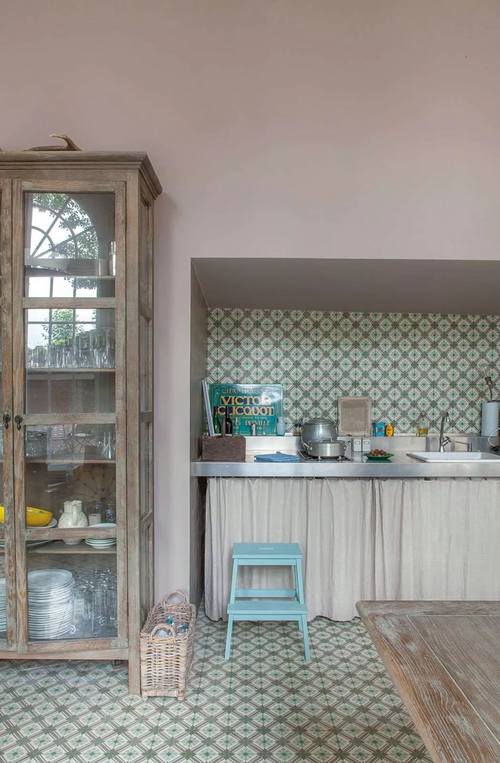 Orangerie mit warmen Grüntönen