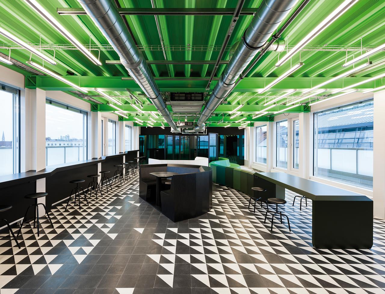 Eventagentur in Berlin spielt mit VIA Terrazzoplatten drei verschiedenen Ausführungen