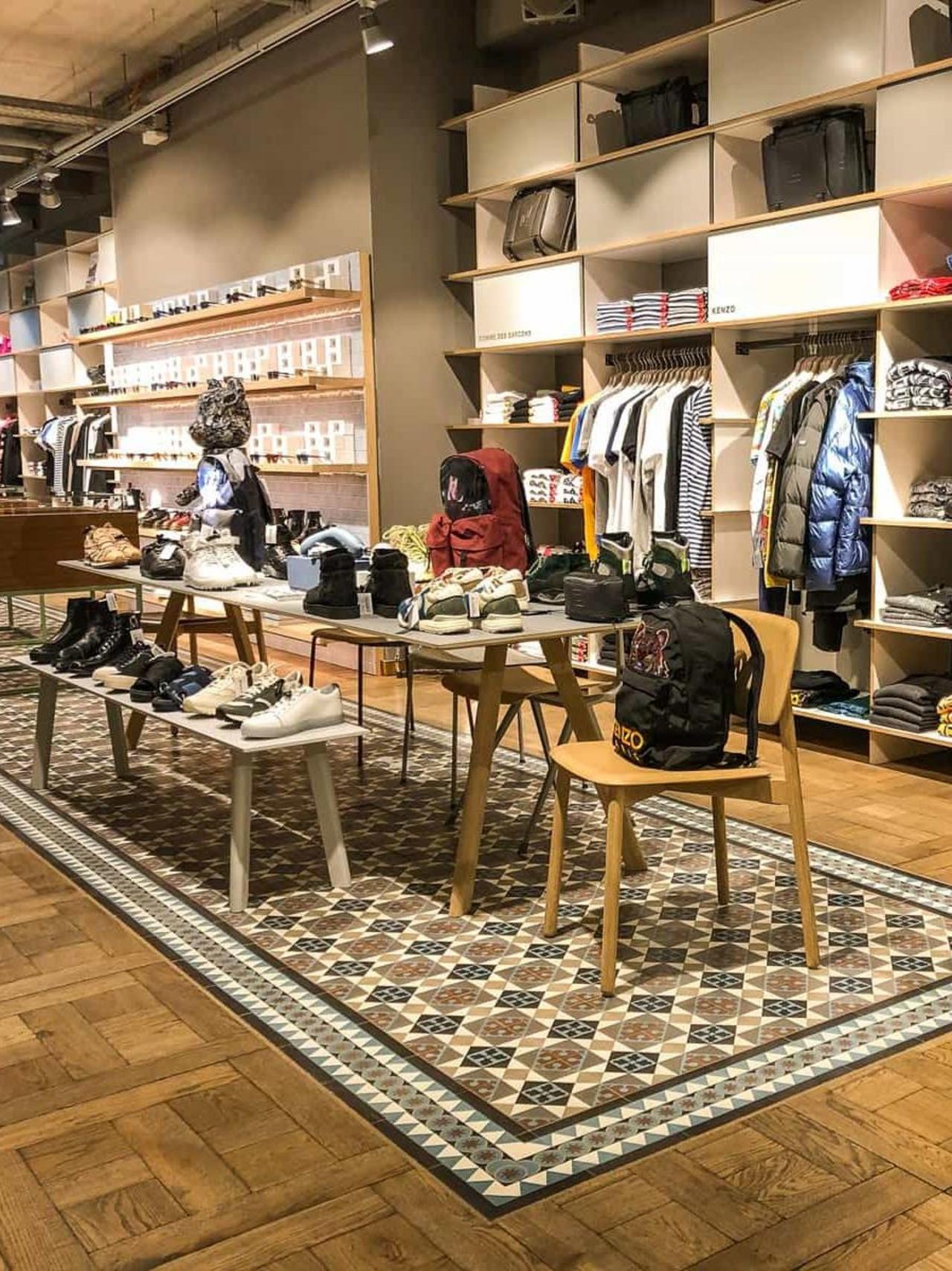 VIA Zementfliese in einem Ladengeschäft VIA Zementfliese in einem Ladengeschäft