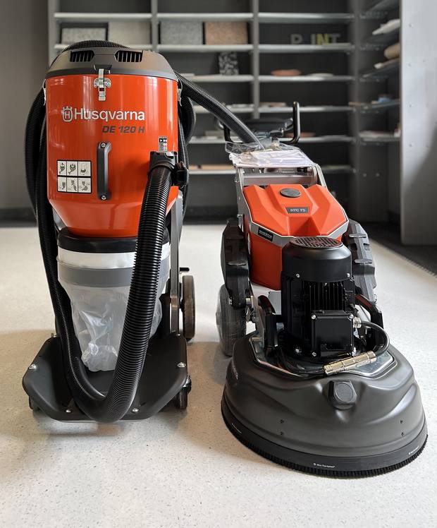 Terrazzo-Verarbeitungsset bestehend aus Schleifmaschine und Hochleistungssauger 