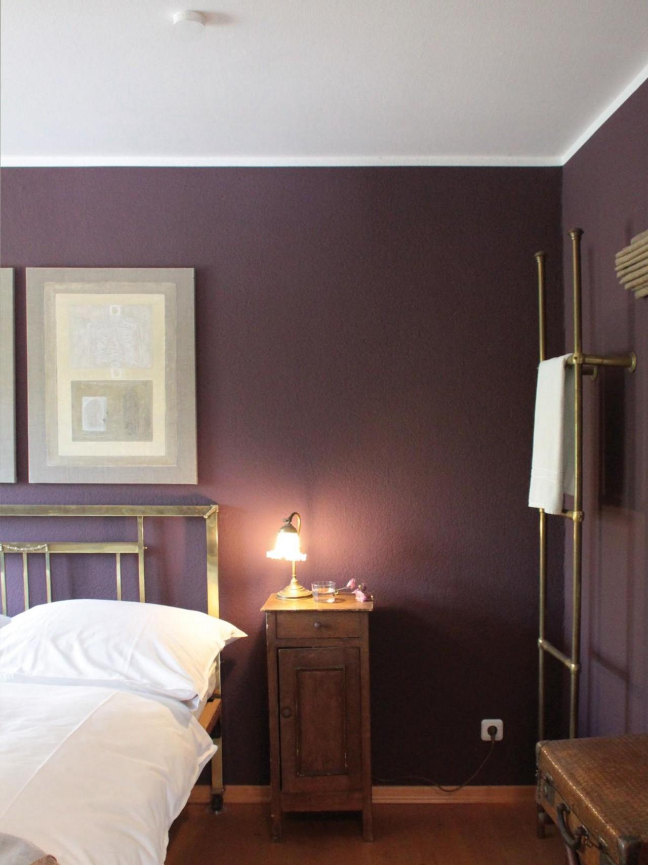 Schlafraum in VIA Kreidefarbe Traube gestrichen Schlafraum in VIA Kreidefarbe Traube gestrichen