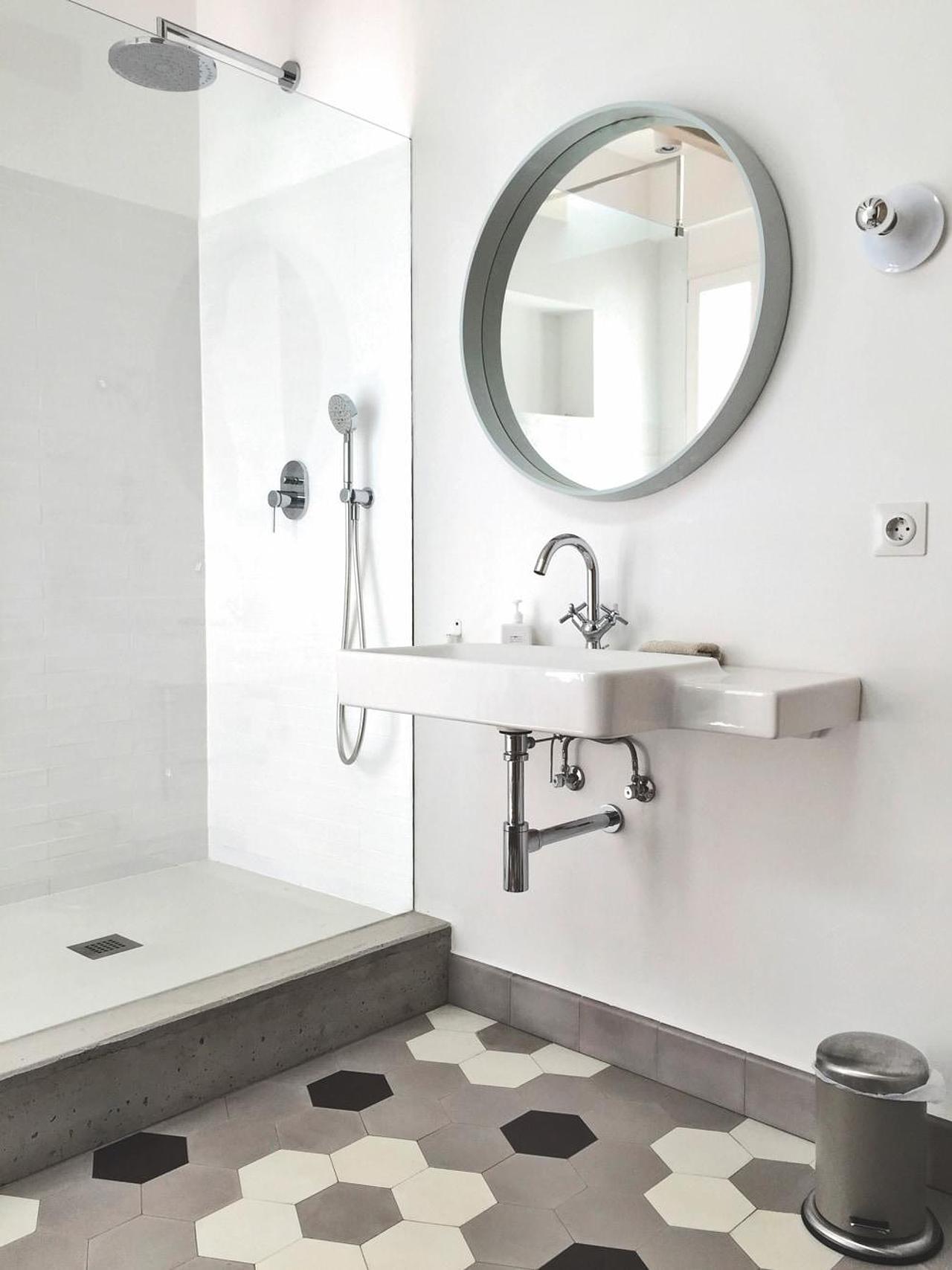 VIA Sechseckplatten im Bad VIA Sechseckplatten im Bad