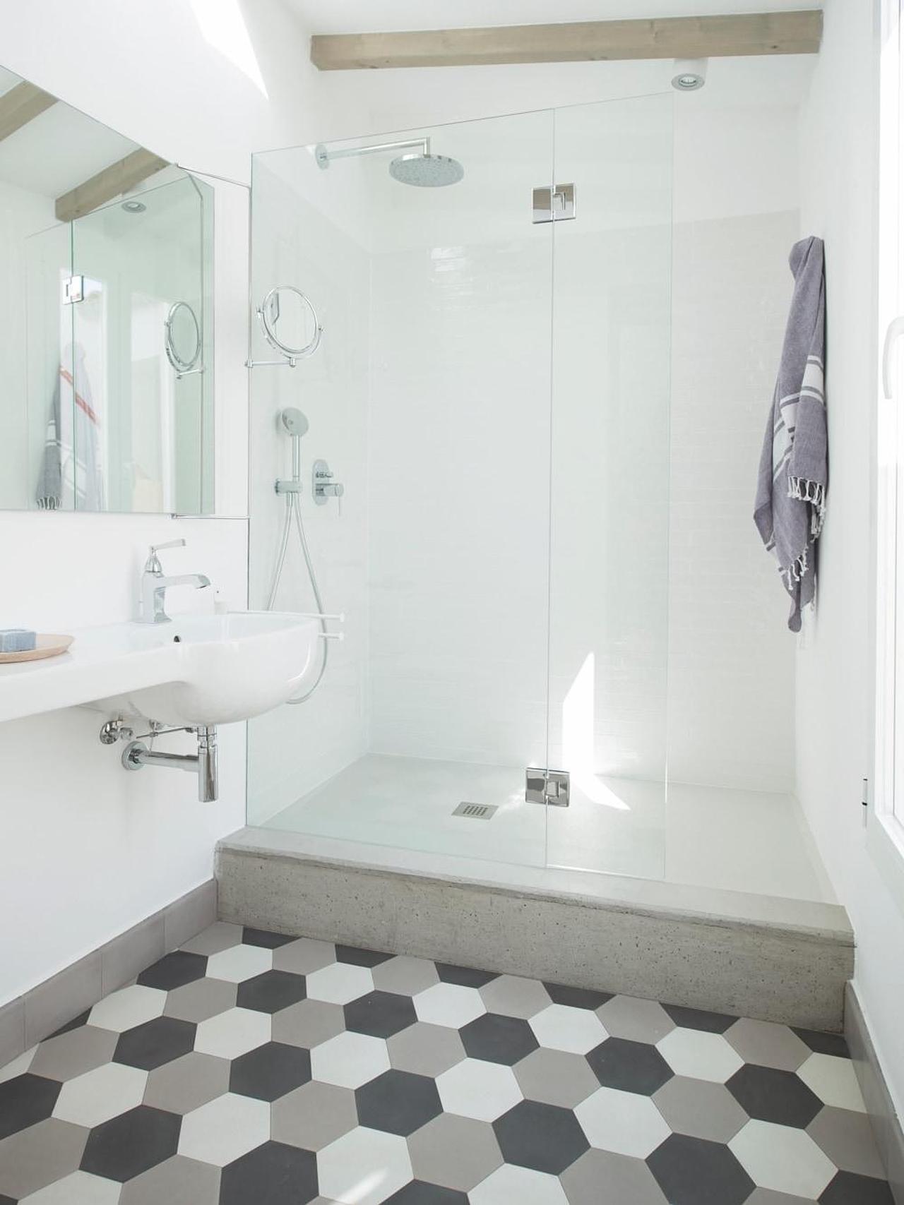 VIA Sechseckplatten im Bas VIA Sechseckplatten im Bad