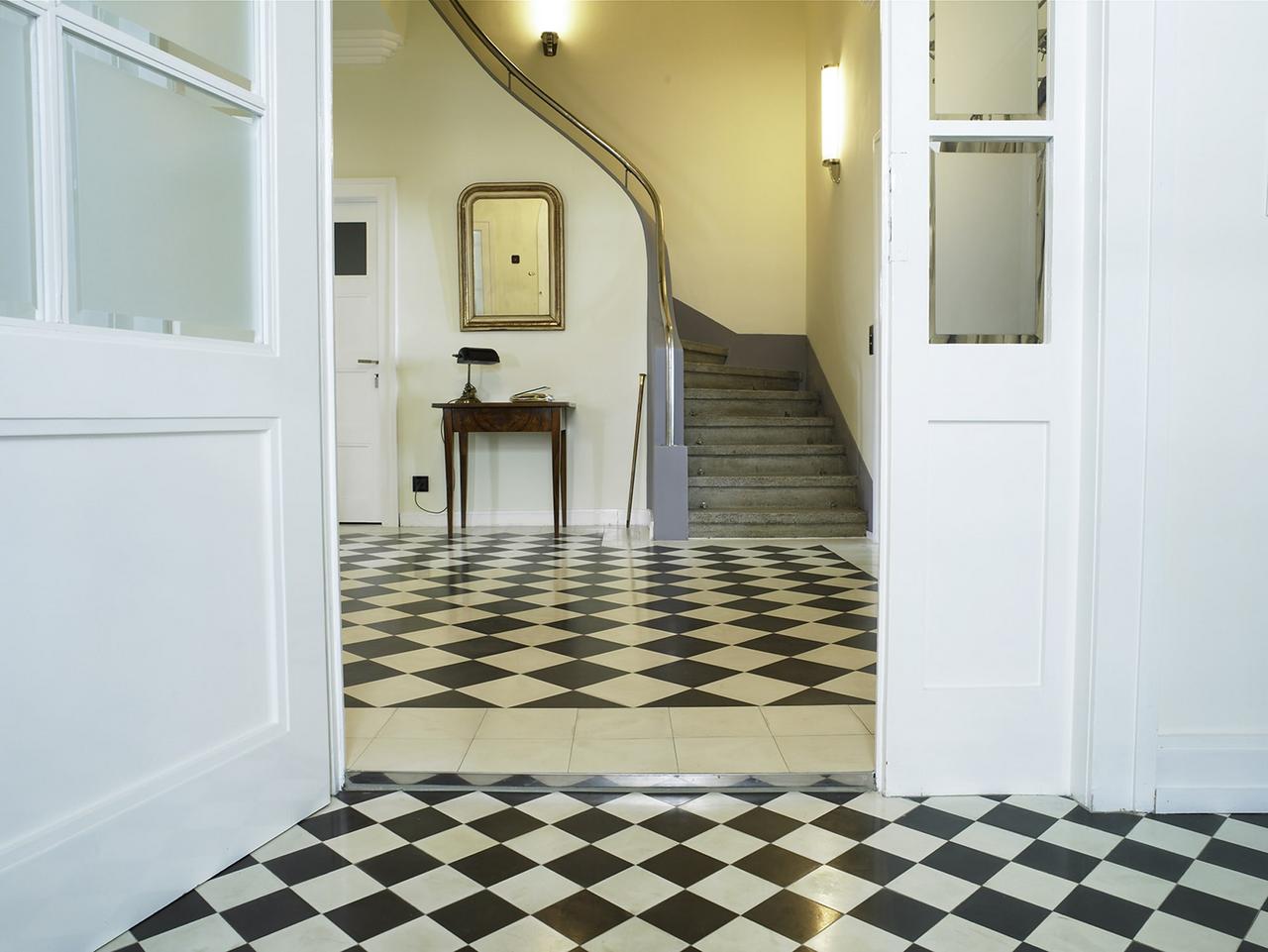 VIA Zementmosaikplatte im Schachbrettmuster 