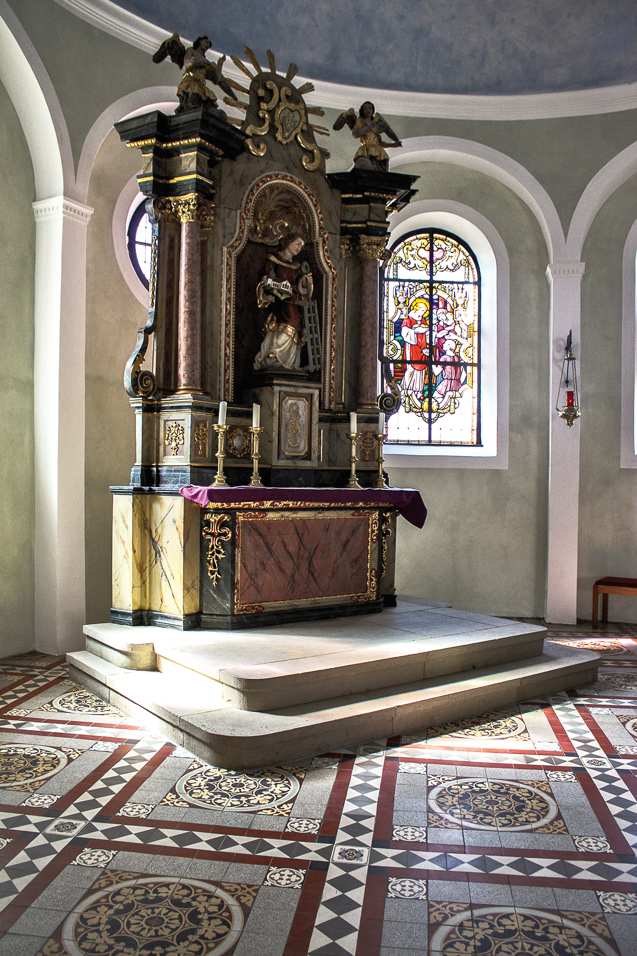 VIA Zementmosaikmuster Kirche Altarbereich 